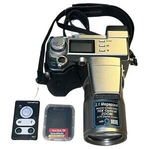 Olympus Vintage CAMEDIA C-2100 Ultra Zoom 2.1MP Digital Camera Silver + Extras